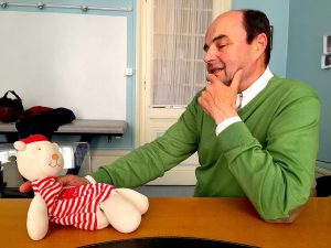 Des marionnettes pour faire comprendre à l'enfant l'importance du sommeil