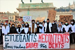 Manifestation des étudiants dentistes là Lyon