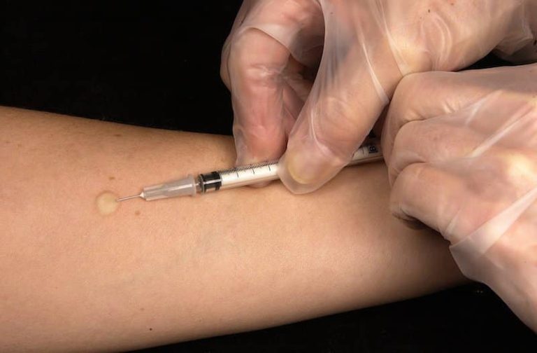 vaccination-meningite Auvergne Rhône Alpes _Ra Santé