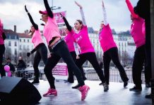 Place Bellecour (Lyon), une zumba géante contre le cancer !