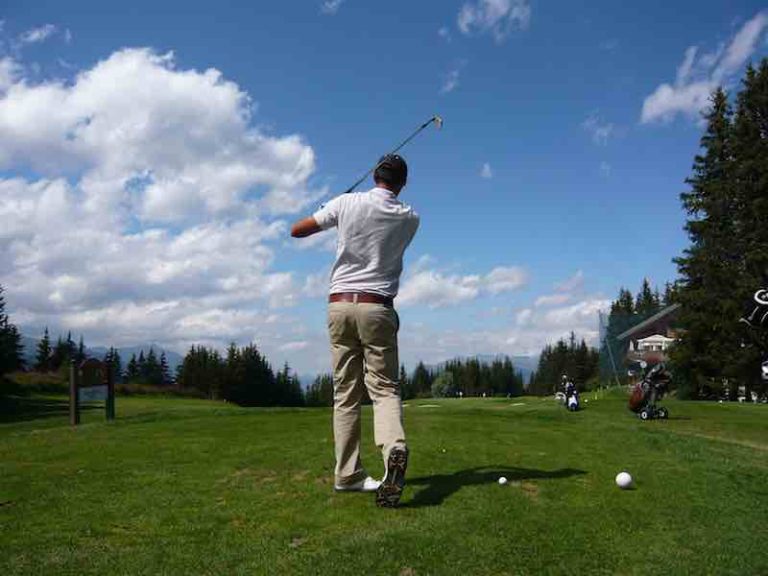 La sclérose en plaques mobilise sur le golf de Méribel