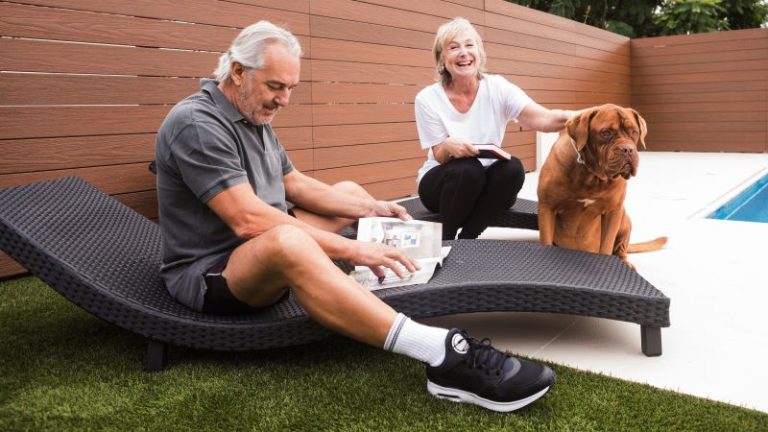 l’adoption d’un animal de compagnie aide les seniors