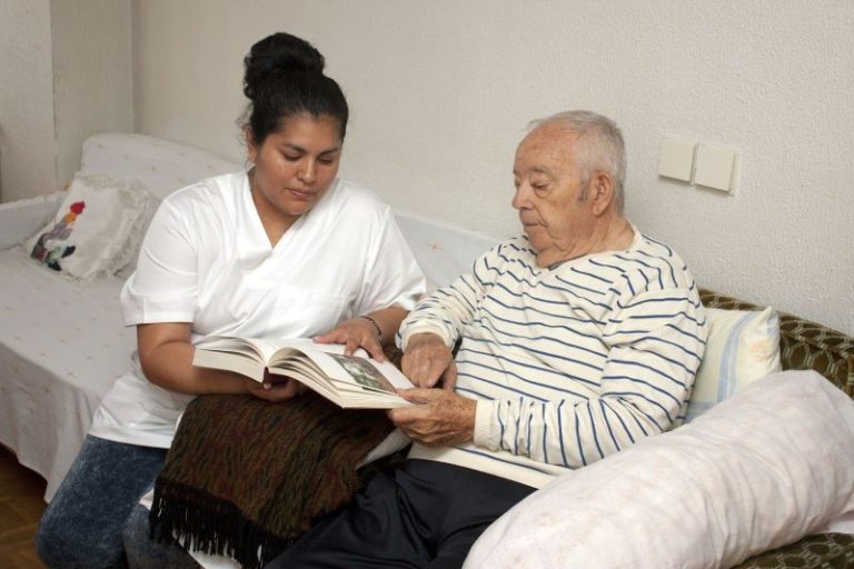 il faut être attentif aux symptômes qui peuvent annoncer l’Alzheimer chez certaines personnes