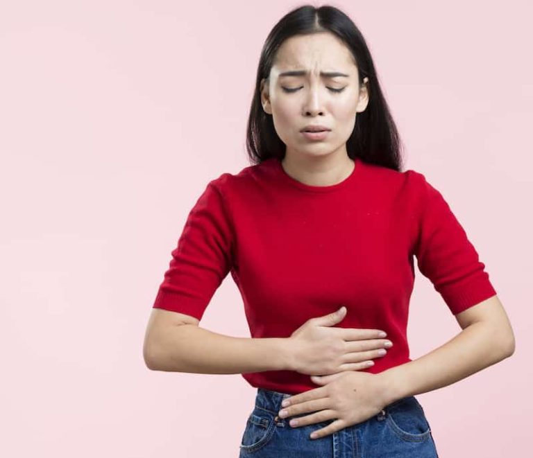 Douleur ventre appendicite RA SANTÉ ©Freepik