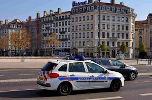 Lyon Covid contrôle police