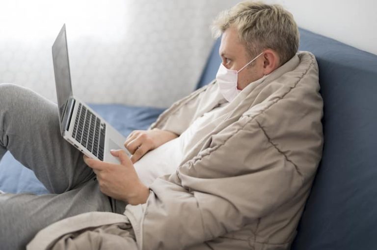 Davantage d’anxiété, de dépressions et d’addictions apparaissent durant un confinement.