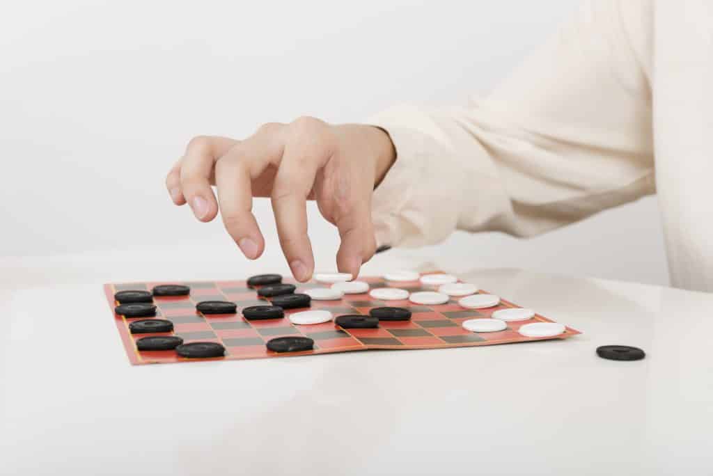 Jeux de sociétés : et si jouer aidait la santé cognitive ? © Freepik