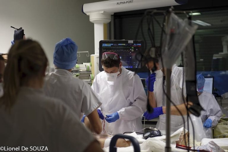 Covid-19 : la décrue se met en place doucement
