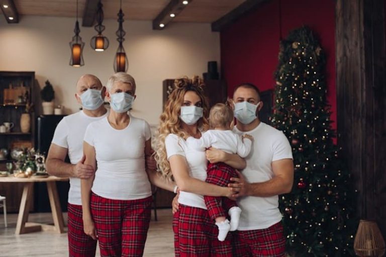 Fêtes de Noël et Covid-19 : ne tombez pas le masque !