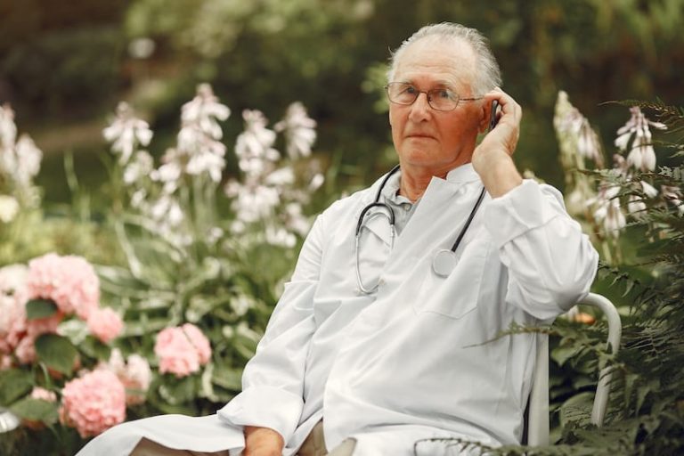 Un tiers des médecins généralistes d'Auvergne Rhône Alpes a plus de 60 ans.