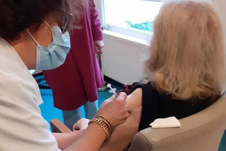 Les séniors en Ehpad, premiers vaccinés !