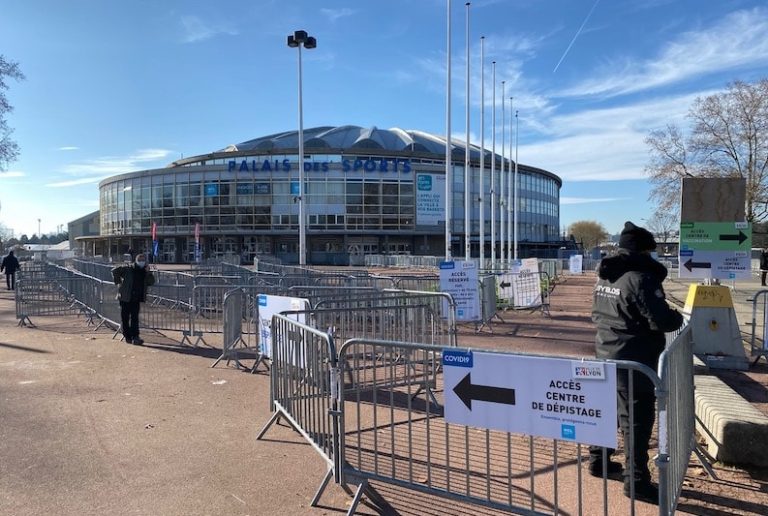 Centre de vaccination de Gerland à Lyon: qui à droit au vaccin ?