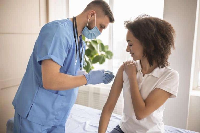 vaccination Covid-19 vaccin Moderna Pfzer variant Delta