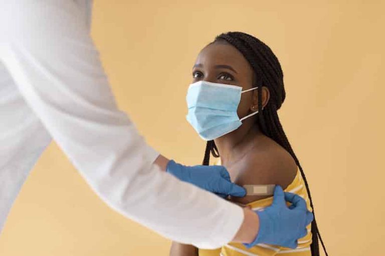 vaccination vaccin covid-19 variant delta quatrieme vague jeunes adolescents rentree scolaire_ Ra Sante