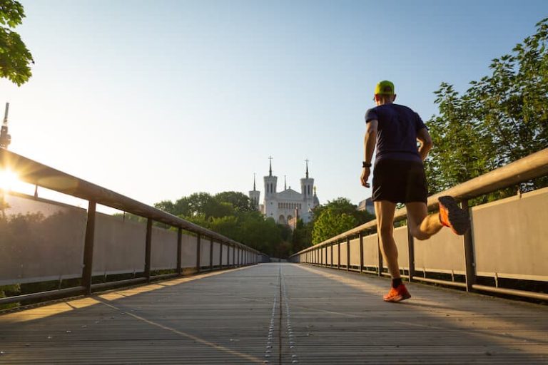 Les premiers Rendez-vous Sport et Santé s'installent à Lyon, place Bellecour.