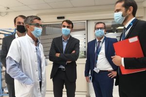 Le nouveau service de ranimation de l'hôpital cardiologique Louis Pradel, à Lyon, ''l'une des plus belles de France''.