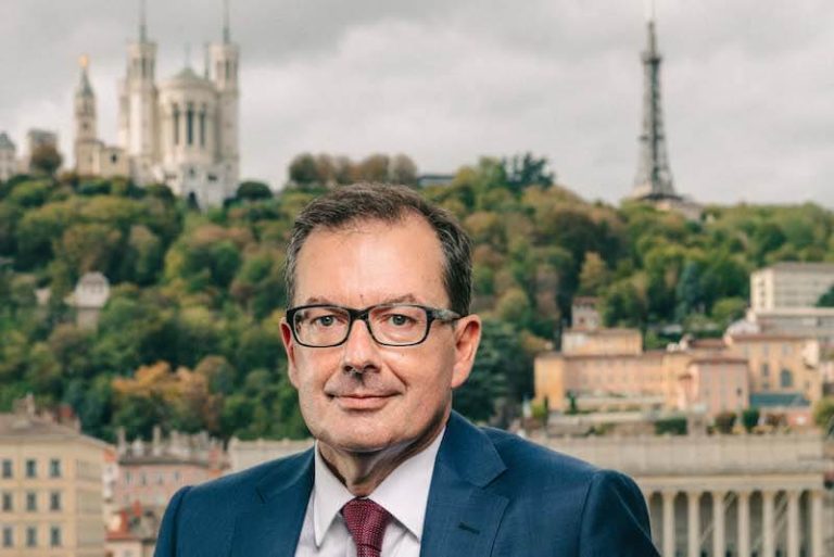 Raymond le Loign, directeur général des Hospices Civils de Lyon, donne son sentiment sur la crise sanitaire liée à l'épidémie de Covid-19..
