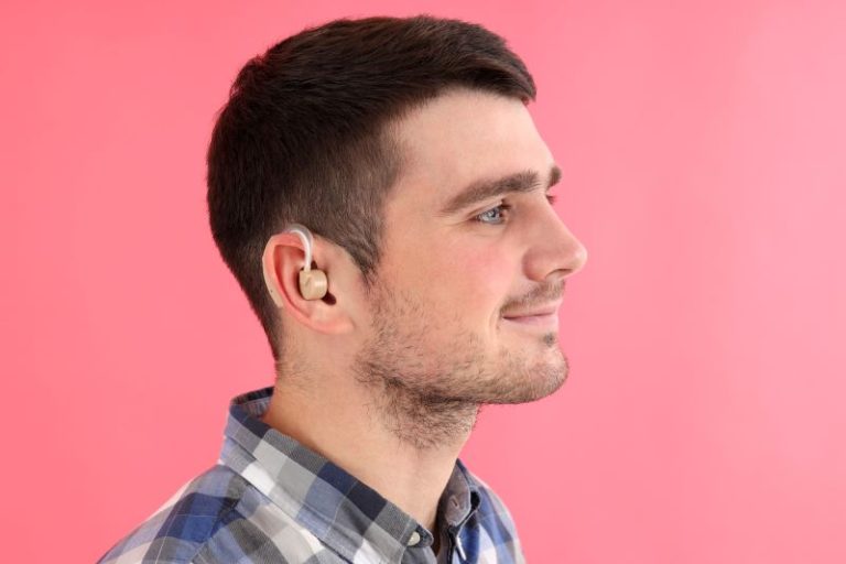 les troubles de l’audition touchent de plus en plus de personnes