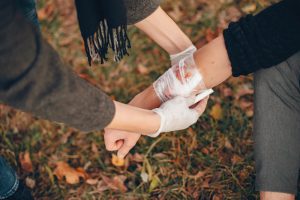 coupure douleur poitrine tousser gestes sauvent secours 