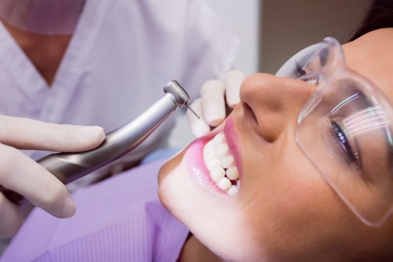 le tartre dentaire se dépose sur les dents