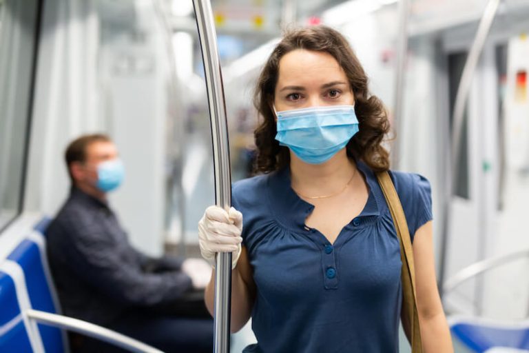 La septième vague de Covid-19 va certainement s'accompagner d'un retour du masque dans les transports en commun.