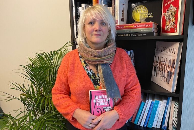 Anne-cécile Groléas, victime du scandale des implants Essure, en janvier 2023 à Lyon.