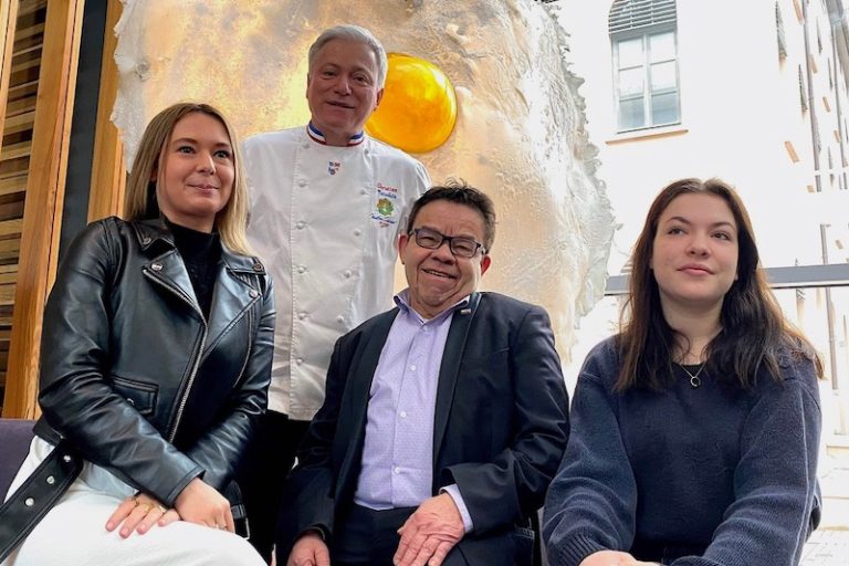 Les organisateurs de la soirée pour le don d'organes du 9 mars 2023 au Château de Lacroix-Laval (Rhône).