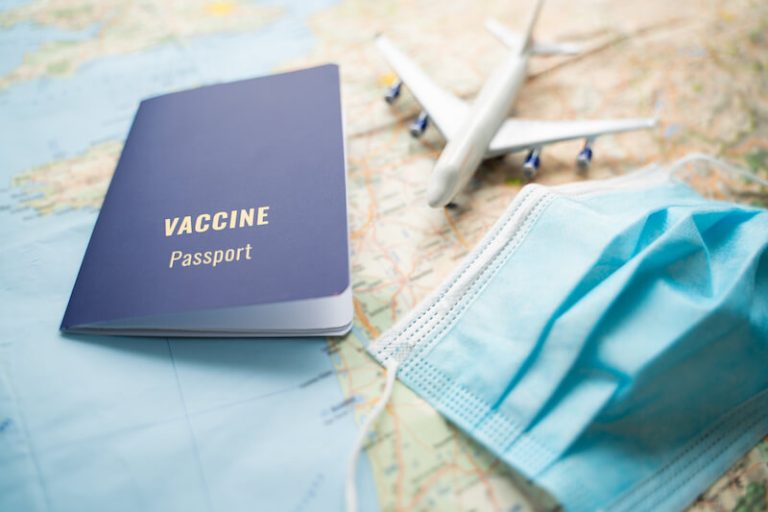 Un voyage, ça se prépare, et notamment du point de vue santé.