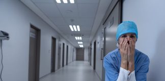 Des soignants à bout de souffle, confrontés à la crise de l'hôpital et au manque d'attractivité des filières de formation dans le soin, et notamment dans les écoles d'infirmières.