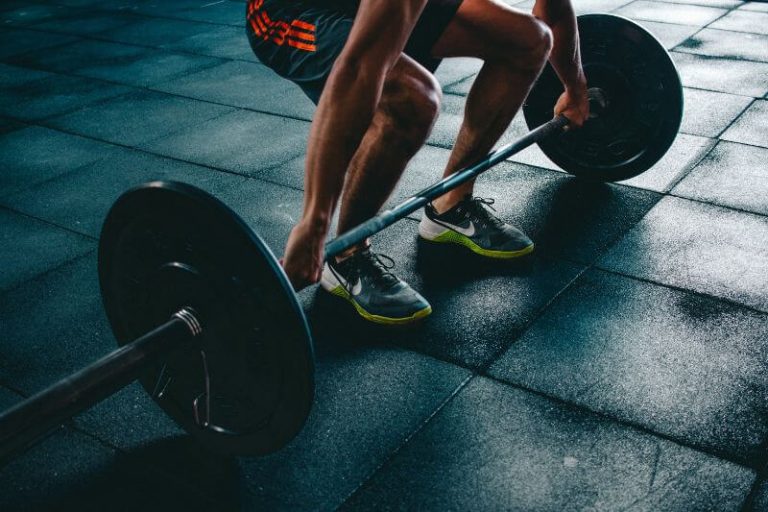 3 exercices pour muscler son dos sainement.
