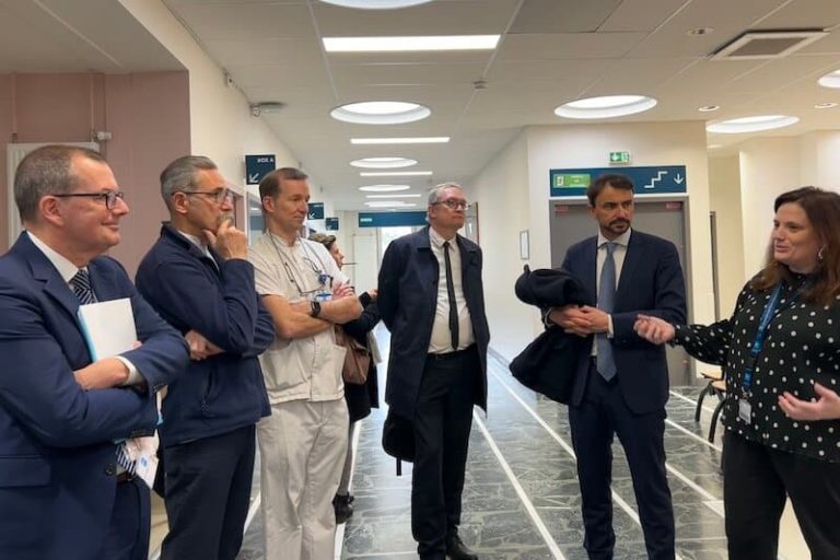 Présentation des aménagements à l'hôpital Louis Pradel, à Lyon, le 28 mars 2024.