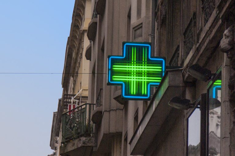 Une pharmacie menacée de fermeture en Auvergne-Rhône-Alpes.