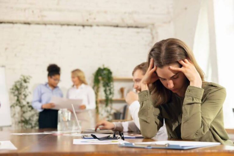 Un jeune salarié proche de la rupture.