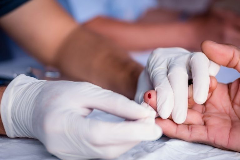 Un dépistage du VIH.