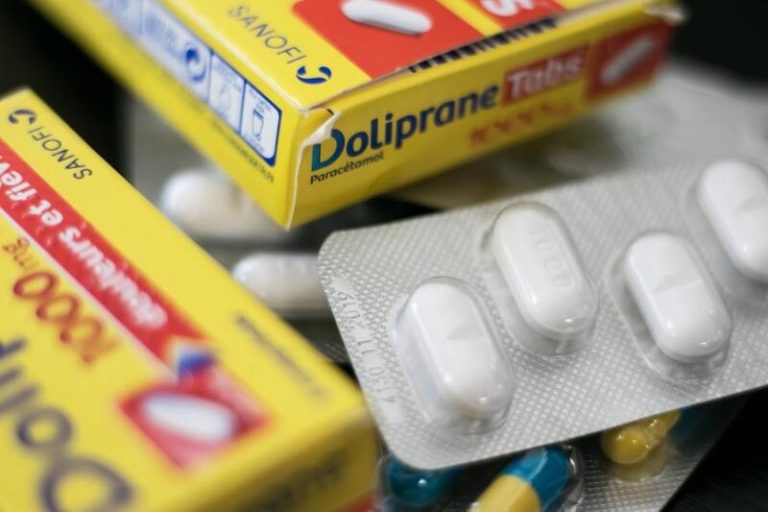 Boîtes de doliprane, médicaments anti-douleurs.