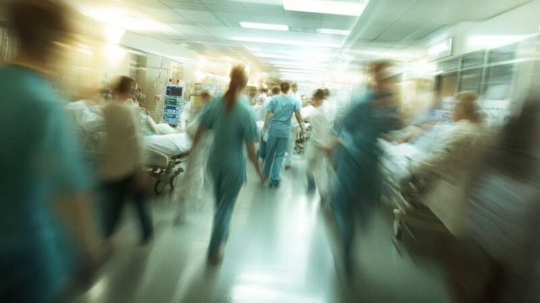 Un hôpital saturé par les nombreux cas de maladies cardiovasculaires.