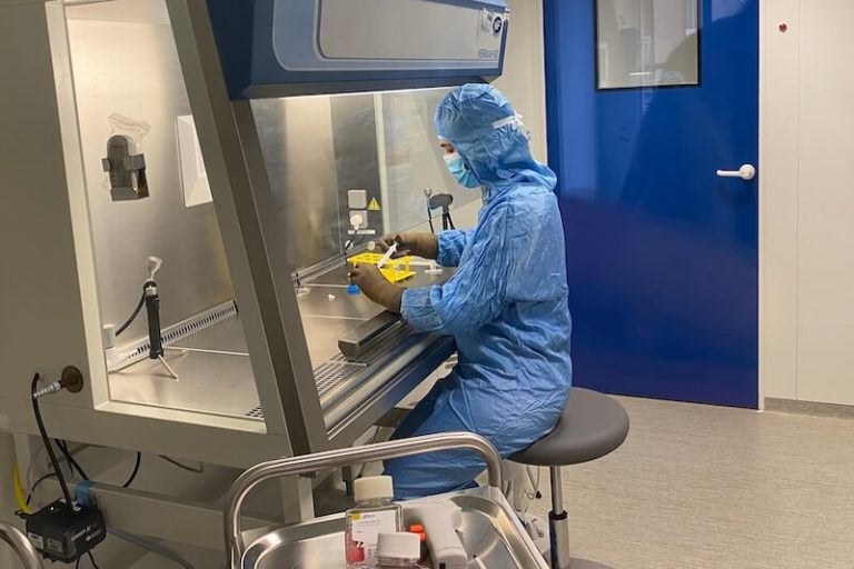 Inauguration de la plateforme de bioproduction en thérapies cellulaires et geniques des HCL, à l'hôpital Edouard Herriot, le 7 février 2025.