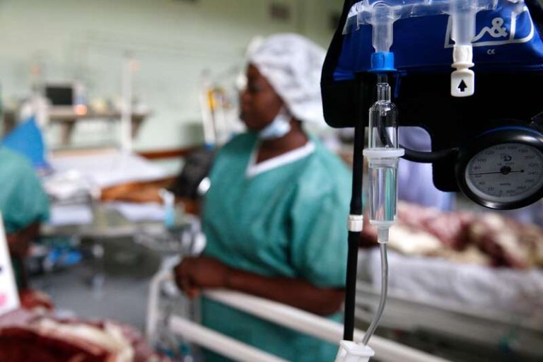 Un hôpital de la république démocratique du congo submergé par les cas de cette maladie mortelle inconnue.