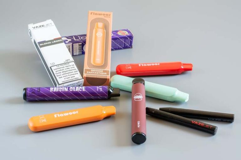 Des puffs de différentes tailles, couleurs, pourcentage de nicotine... maintenant interdites en France.