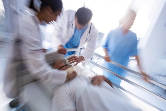 augmentation passages aux urgences été canicule 2023 conséquences service hospitalier Ma Santé Des médecins qui accueillent des patients aux urgences à cause la canicule.