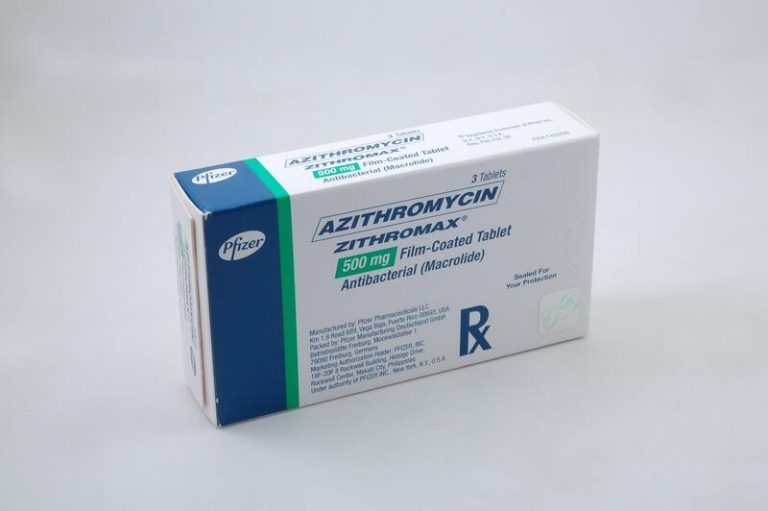 Une boite d’azithromycine restreinte à l'usage pour lutter contre l'antibiorésistance.