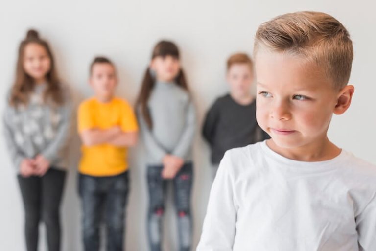 Un enfant sous la menace d'un cancer de l'estomac.