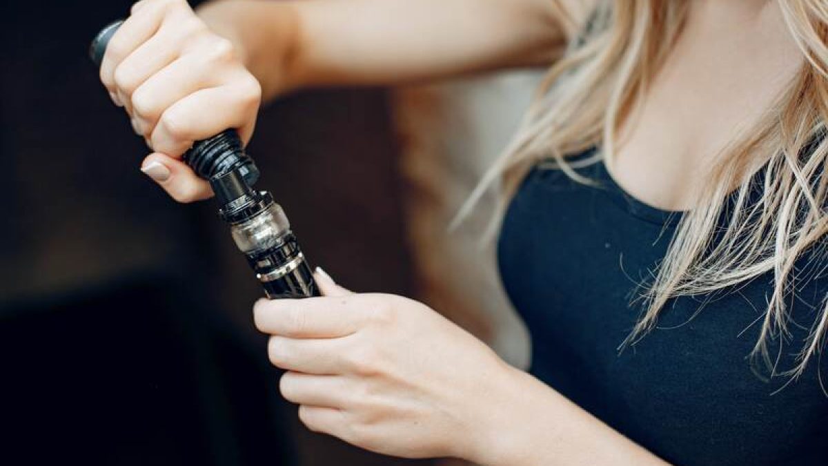 Vapoter n'est pas jouer : pourquoi la e-cigarette inquiète les experts
