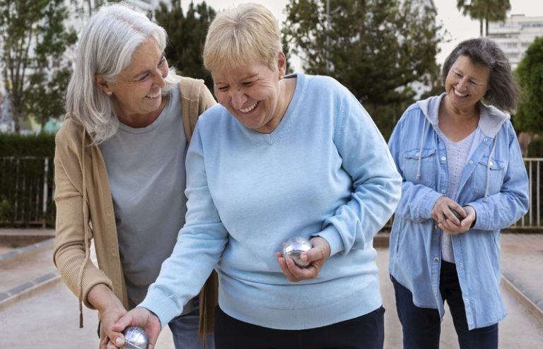 Un groupe de femmes âgées surnommées les superagers pour leur forme et leur mémoire étonnante.