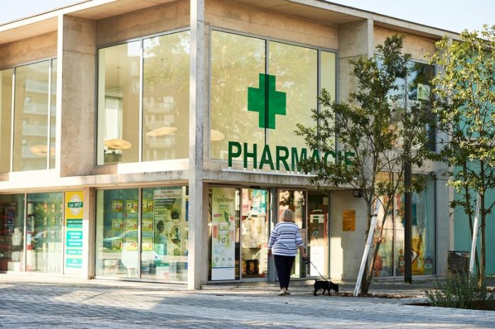 réforme santé baisse remise générique accès aux soins pharmacies en danger officines Ma Santé Une pharmacie qui menace de fermer à cause des baisses de mise sur mes génériques.