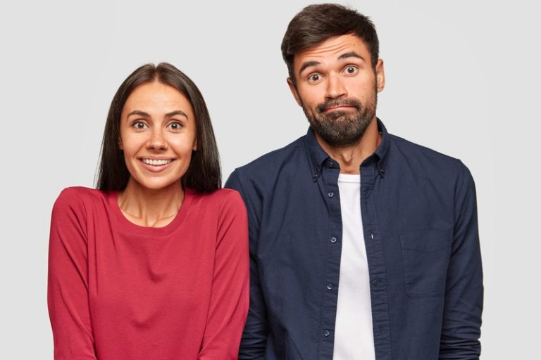 Un couple qui découvre que le cerveau d'un homme rétrécit plus vite que celui d'une femme.