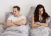 Libido du couple : l’incompatibilité sexuelle, c’est possible ? Un couple qui ne se touche plus à cause de leur incompatibilité sexuelle.