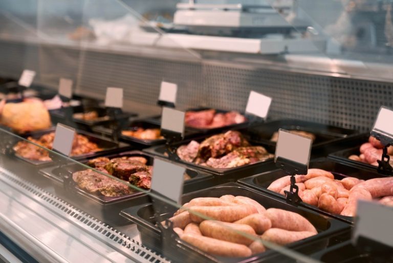 Une boucherie dont les ventes ont chuté à cause des nouvelles recommandations stipulant qu'il fallait manger moins de viande.