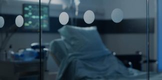 La France ferme encore des lits à l’hôpital : quel impact réel sur les patients ? Un lit d'hôpital fermé, faute de soignants pour s'occuper d'un nouveau patient.