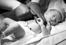 Un nouveau-né hospitalisé pour dépister une possible leucémie liée à la pollution de l’air.